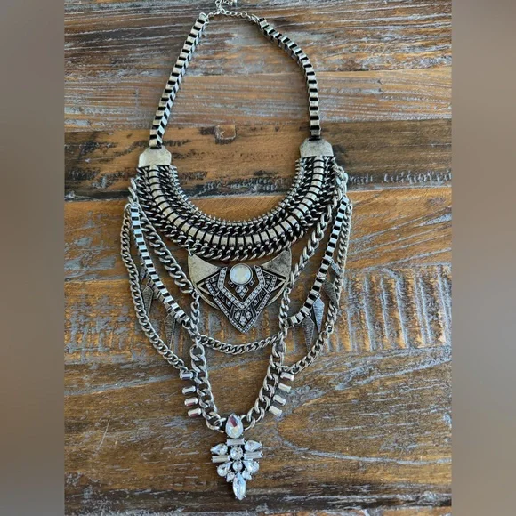 Antique silver tone statement necklace with rhinestones - Picture 2 of 7